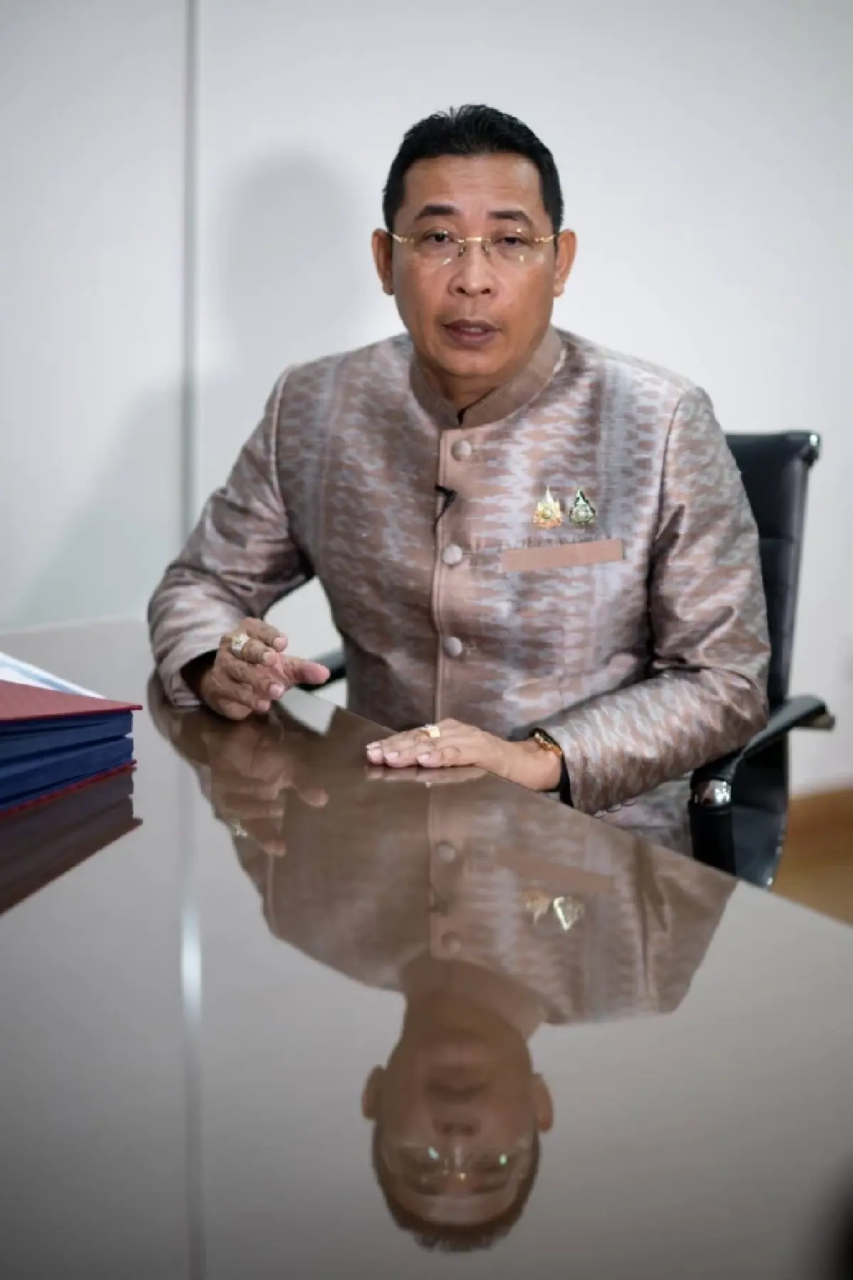นายไตรภพ วงศ์ไตรรัตน์