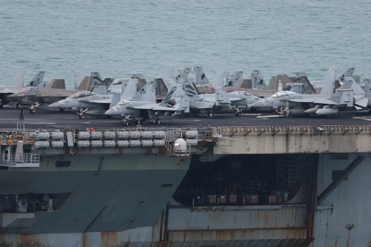 เรือบรรทุกเครื่องบิน USS Abraham Lincoln ถึงไทย หลังไม่ขึ้นฝั่งนาน 200 วัน