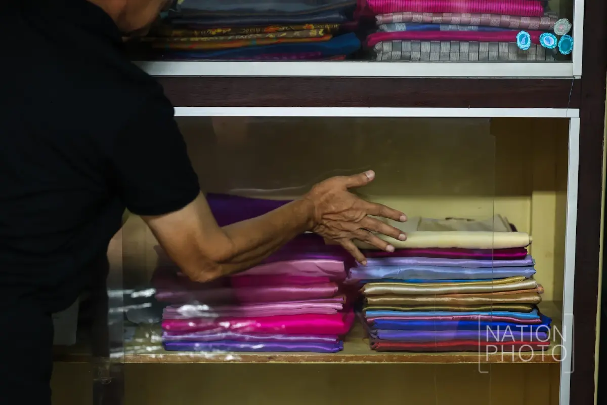 "ผ้าไหมบ้านครัว" จากกี่ทอมือริมคลองแสนแสบ สู่เวทีโลกกับ"เนเน่"