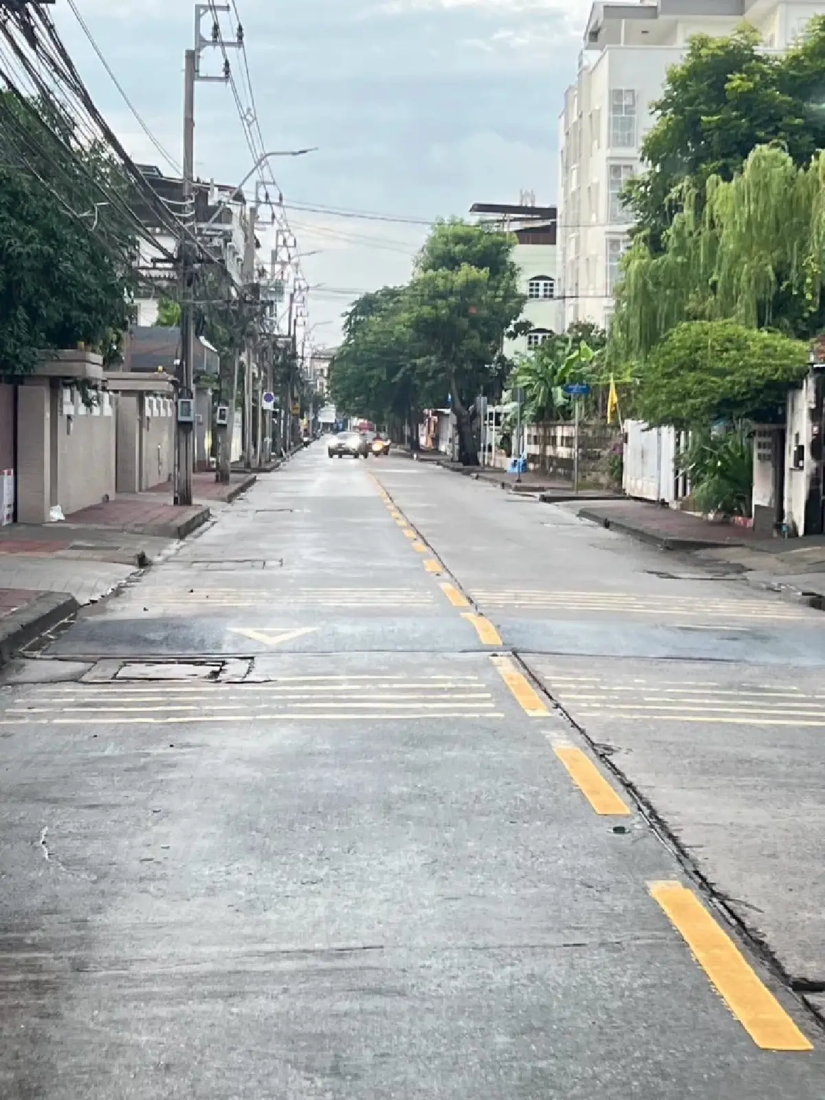 เริ่มมีหวัง ! กทม. คาด 2 วันถนนหลักแห้ง 90% เร่งกู้ “คลองจั่น-ร่มเกล้า”