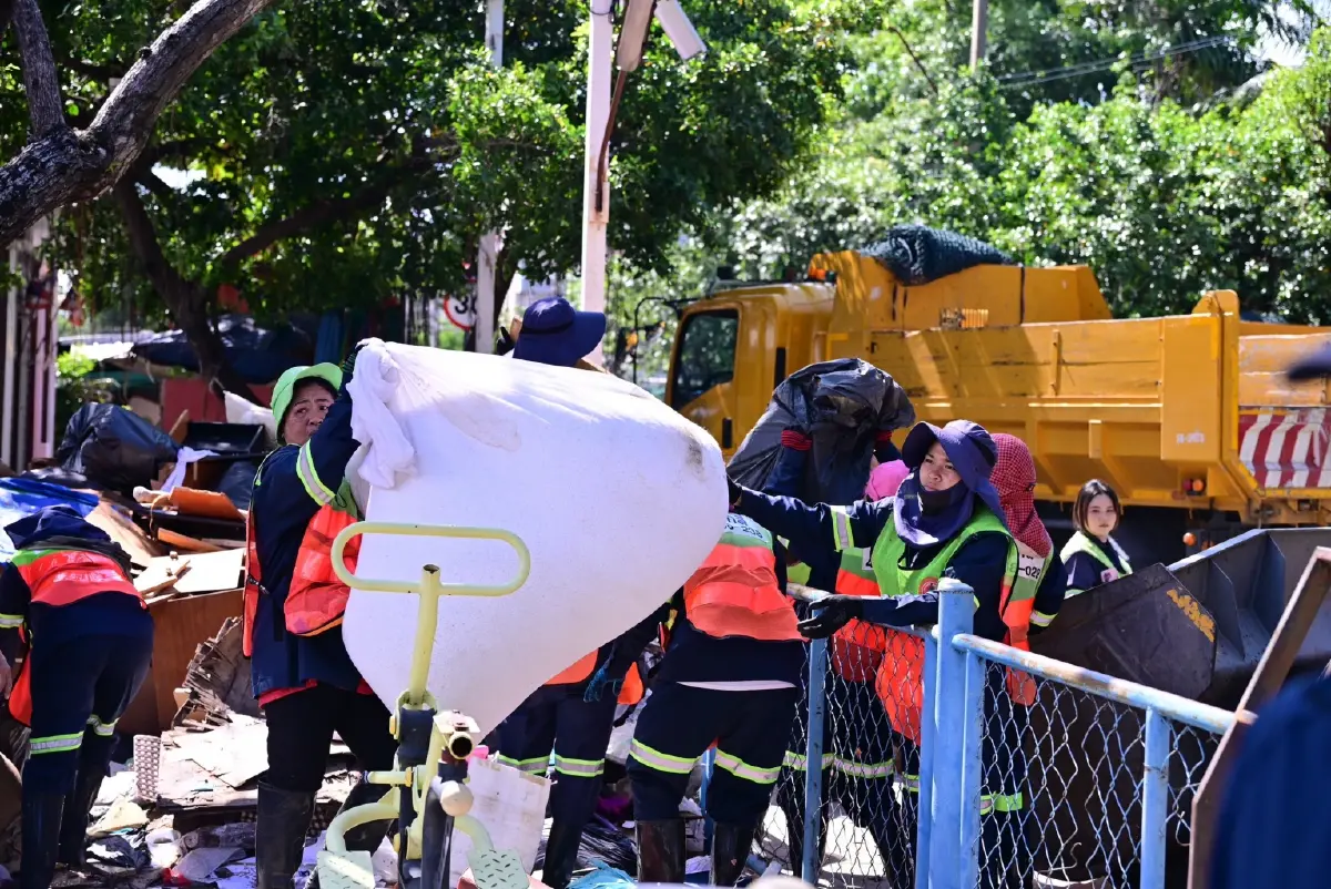 น้ำลดไม่จบ! กทม. ระดมกำลัง Big Cleaning เคลียร์ขยะ–รถขวางถนนทั่วกรุง