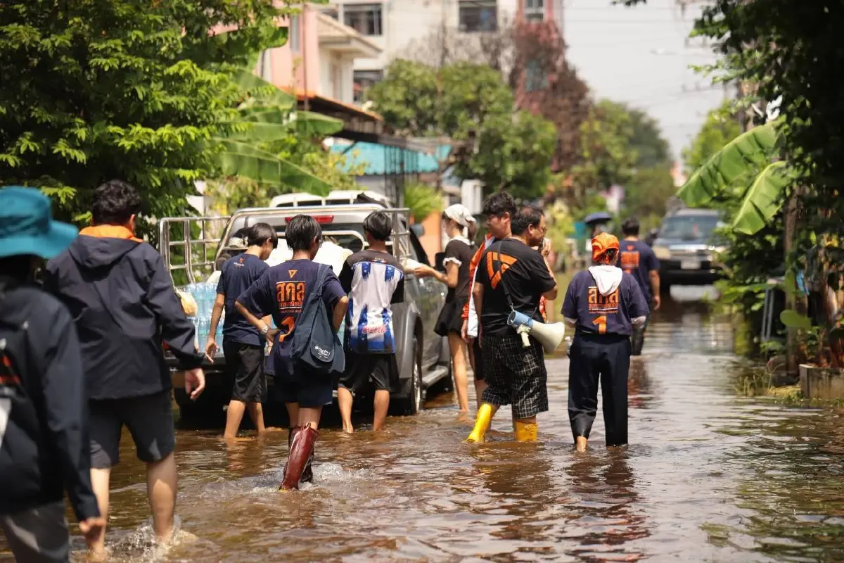 'ณัฐพงษ์' จี้รัฐบาลเร่งแก้น้ำท่วมรังสิต-ปทุมฯ ตั้งคำถามเครื่องสูบน้ำทำงานแค่ 60%