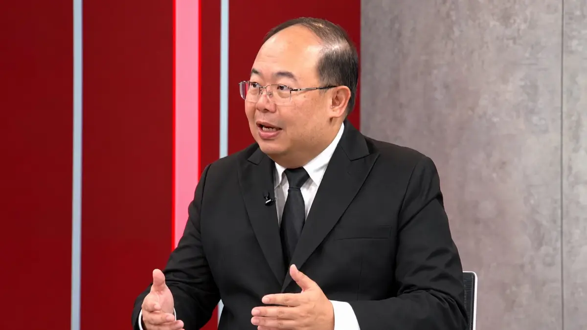 รศ.ดร.ยุทธพร อิสรชัย