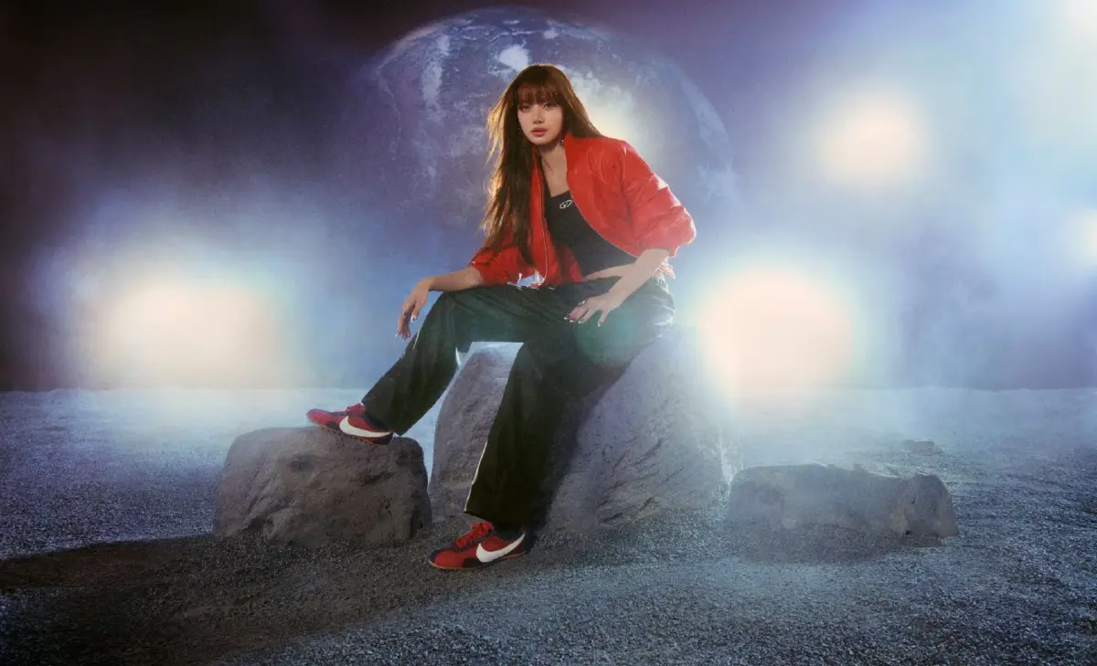 “ลิซ่า” แรงส่งใหม่ Nike ปั้น Moon Shoe สู่เกมการตลาดแฟชั่นระดับโลก