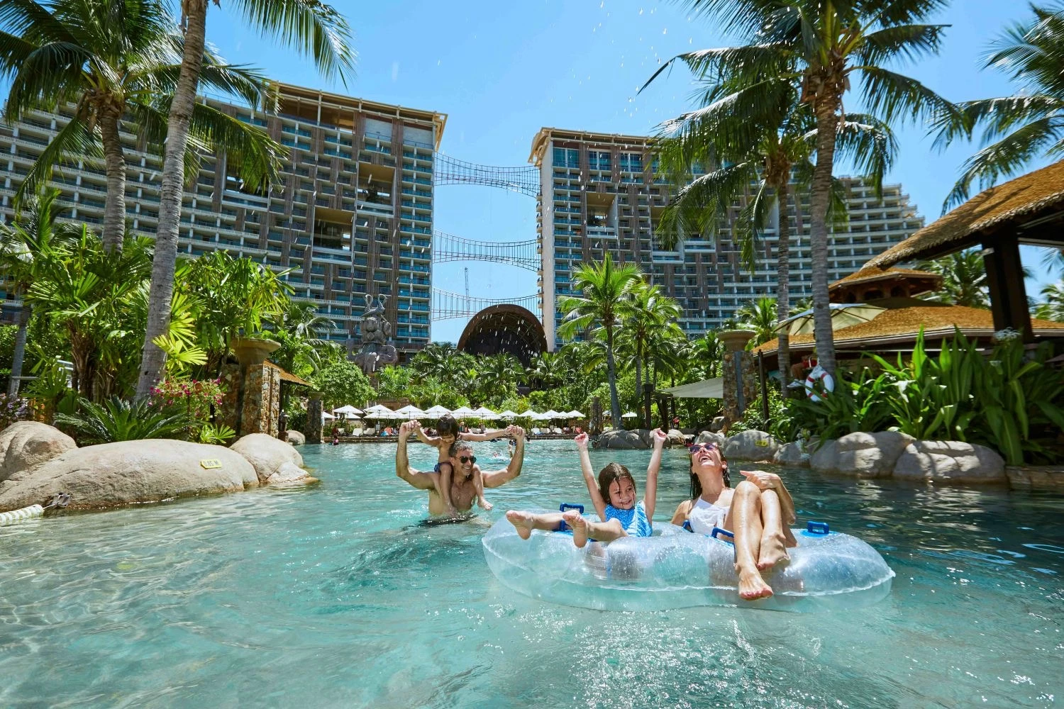 เซ็นทาราคว้า 3 รางวัลใหญ่จาก AHA Asia Hotel Awards 2026   ตอกย้ำศักยภาพแบรนด์โรงแรมไทยบนเวทีเอเชีย