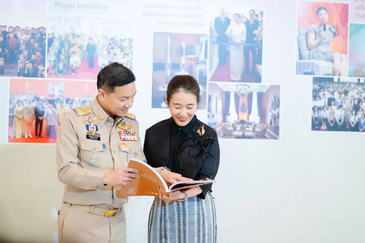 เปิดตัว “นารีรัตน์หัตถศิลป์” บันทึกพระวิสัยทัศน์ผ้าไทยสู่ความยั่งยืน