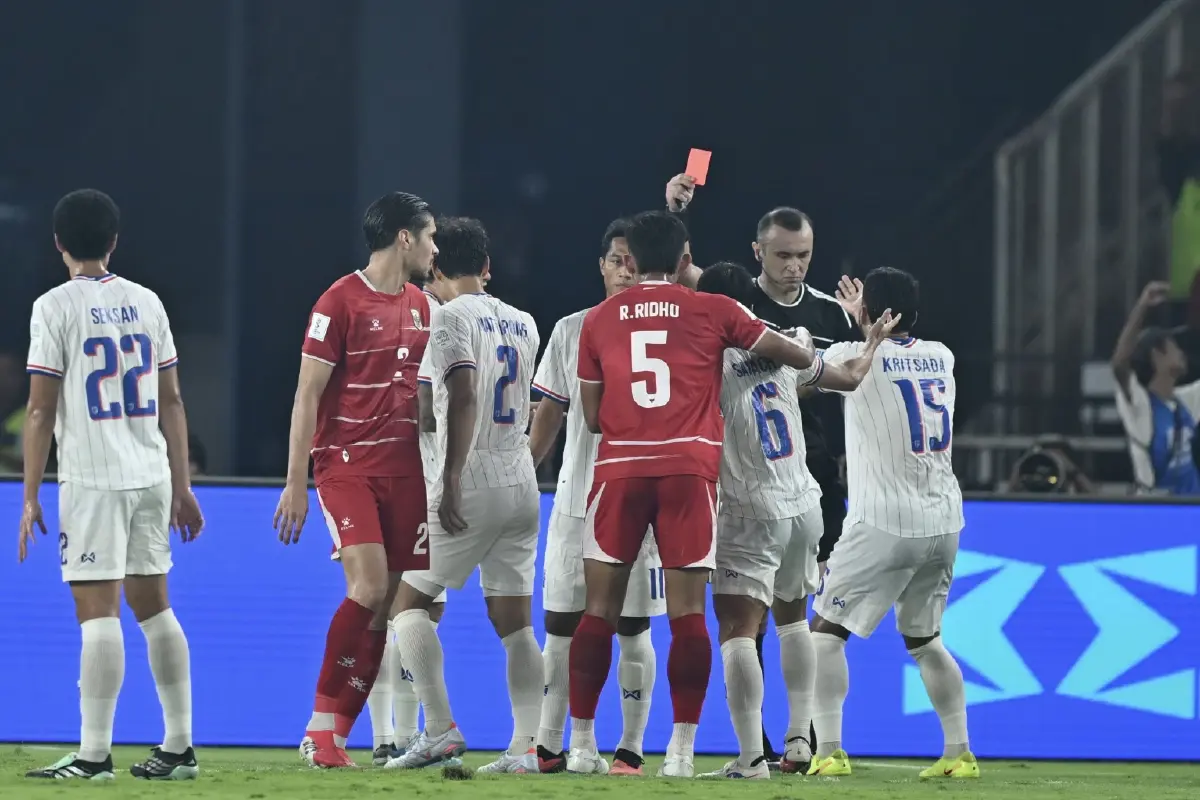 ผลบอล ไทย 10 คนยันเจ๊า 2-2 อินโดนิเซีย ดวลโทษแพ้ ได้รองแชมป์ฟีฟ่า อาเซียน คัพ