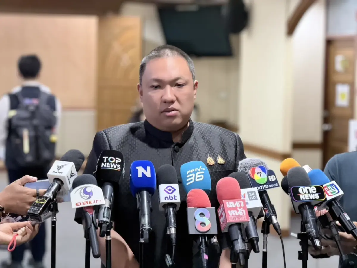 'พลพีร์' แจงย้ายนายอำเภอบ้านสร้าง ไม่ใช่คำสั่งนายกฯ พร้อมคืนตำแหน่งหากไร้ผิด