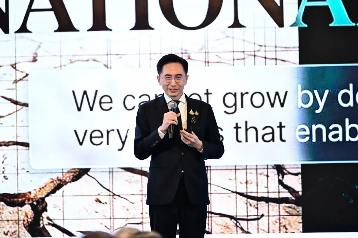 ศ.ดร.ยศชนัน วงศ์สวัสดิ์ รองนายกรัฐมนตรี และรัฐมนตรีว่าการกระทรวงการอุดมศึกษา วิทยาศาสตร์ วิจัยและนวัตกรรม