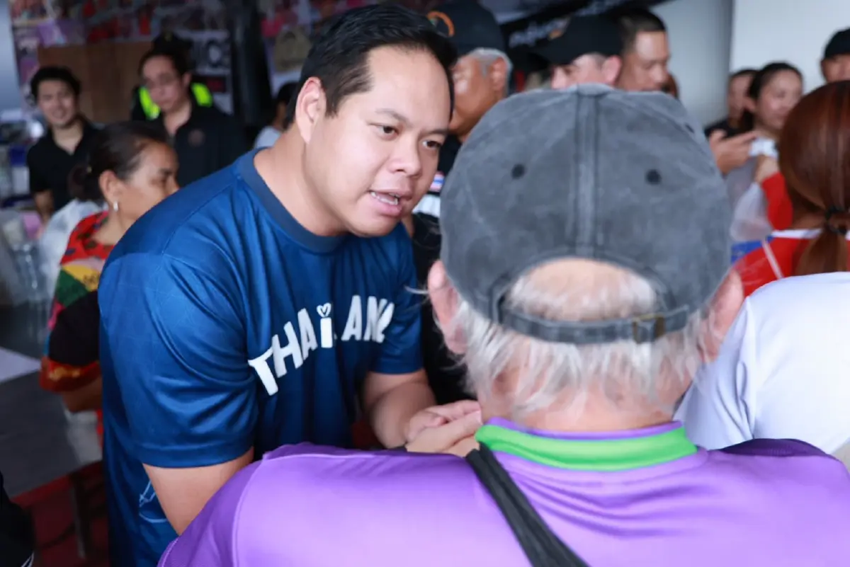  สรรเพชญส่งข้าว 2,000 กล่อง น้ำหมื่นขวด ช่วยน้ำท่วมสายไหม–บางบ่อ