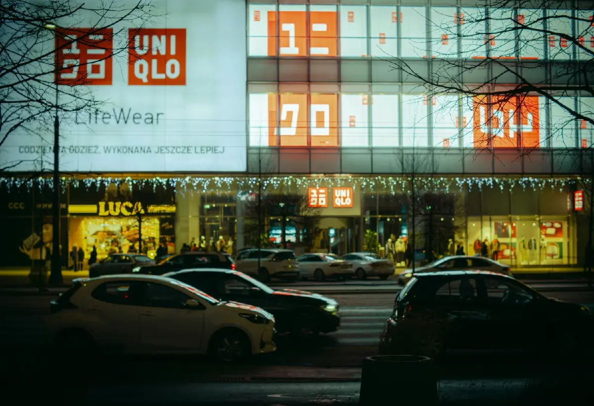 ไม่เน้นฟาสต์แฟชั่นก็ปังได้! Uniqlo กวาดรายได้ทะลุเป้า จ่อแซง H&M ขึ้นเบอร์ 2 โลก