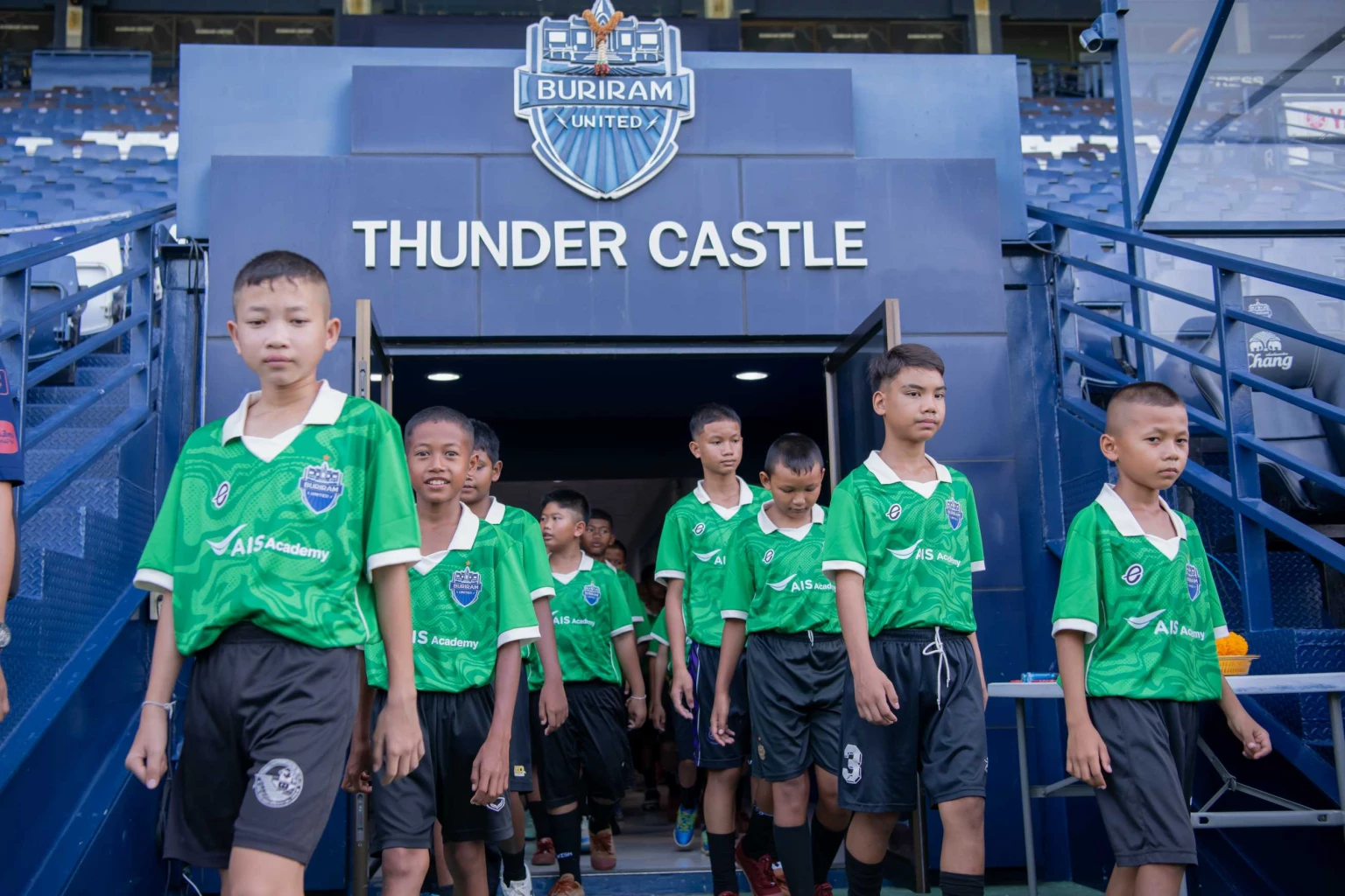 AIS Sport Academy จับมือ บุรีรัมย์ ยูไนเต็ด-ตชด.ภาค 2 จัด "THUNDER DREAM" ปลุกพลังฝันฟุตบอลเยาวชนไทย