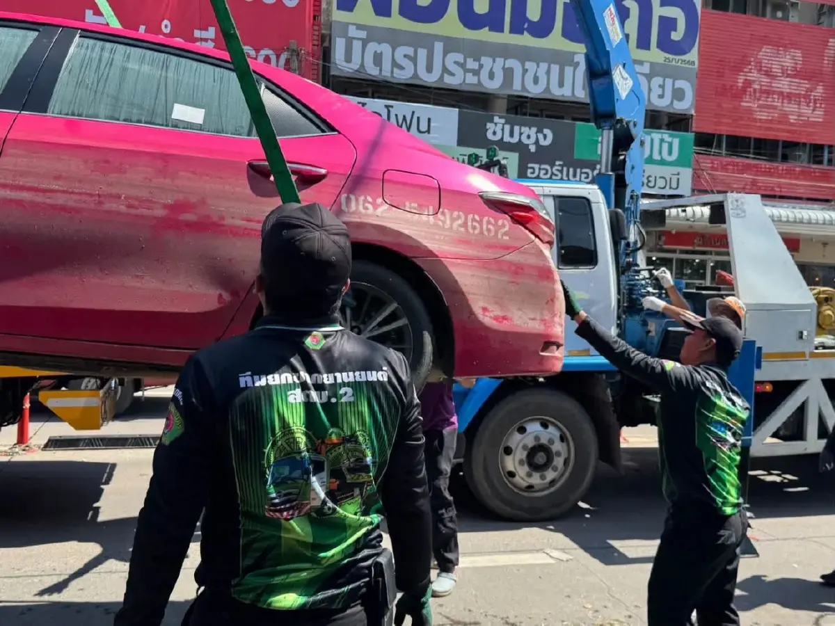 กทม.-คมนาคม-ตำรวจ ผนึกกำลังยกรถกีดขวางกว่า 1000 คัน เปิดการจราจร