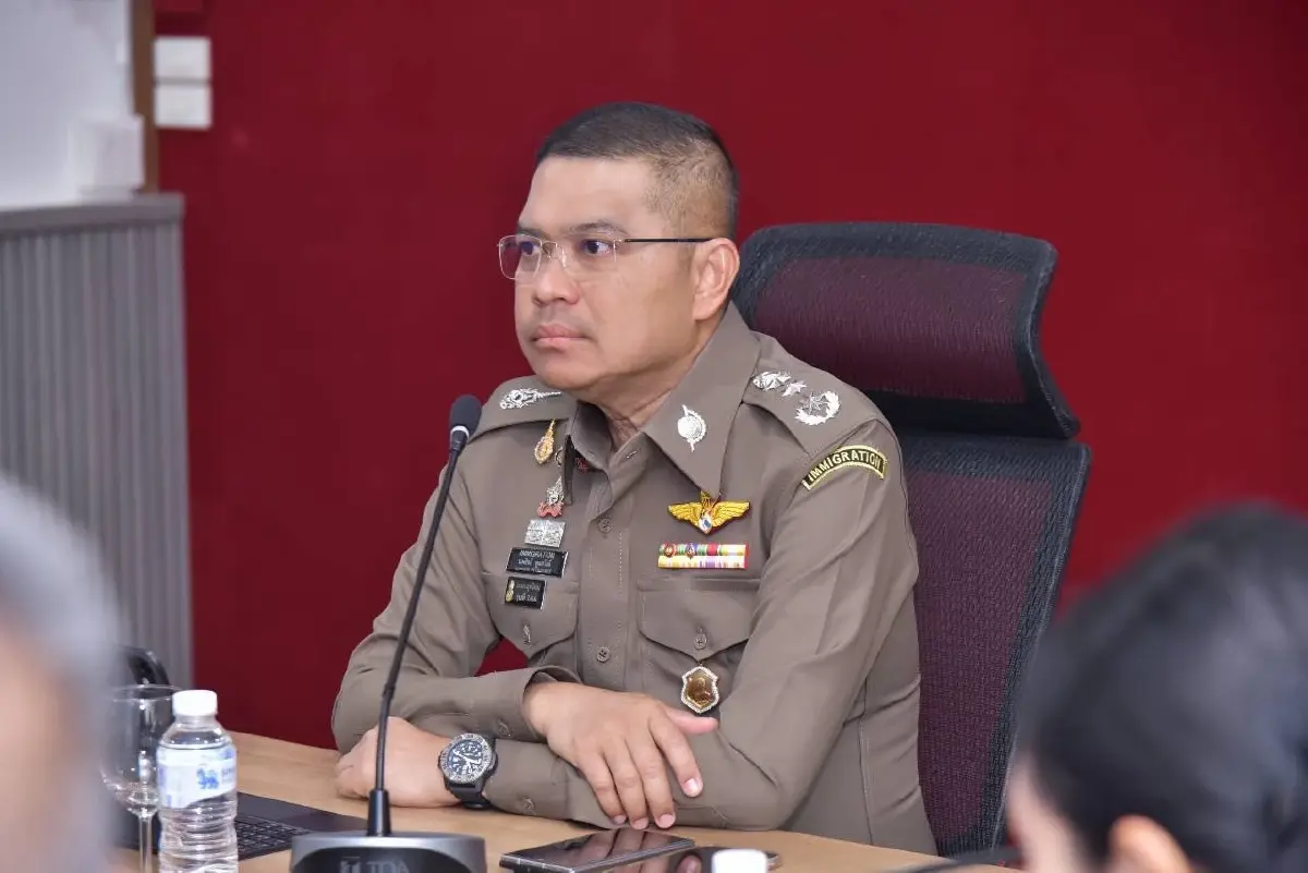 'พล.ต.ท.นพศิลป์' นำทัพสตม. ทลายรัง “เว็บพนันเกาหลี” กลางกรุง