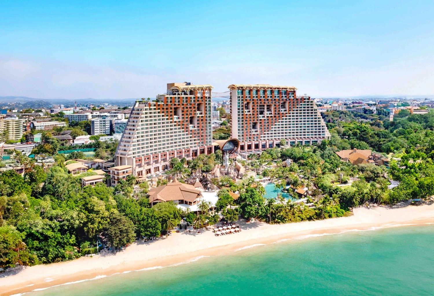 เซ็นทาราคว้า 3 รางวัลใหญ่จาก AHA Asia Hotel Awards 2026   ตอกย้ำศักยภาพแบรนด์โรงแรมไทยบนเวทีเอเชีย