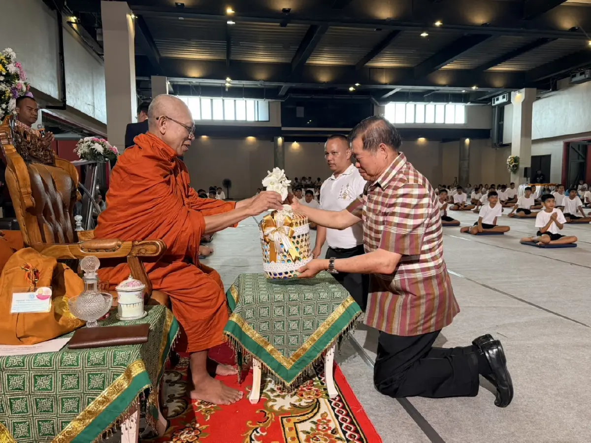 “นิพนธ์” ประธานปลงผมบรรพชาสามเณร-ศีลจาริณี ถวายพระราชกุศลฯ
