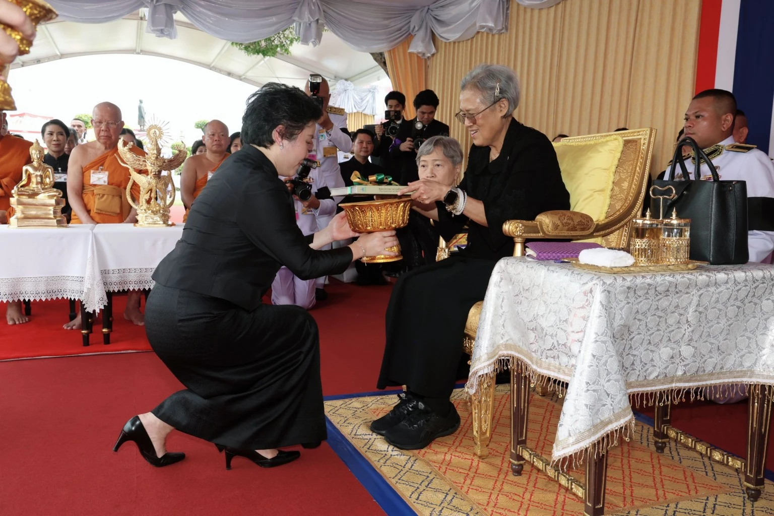 image-gallery