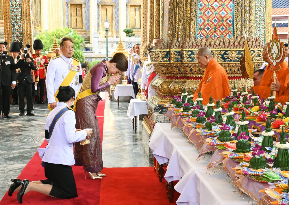 ในหลวง-พระราชินี เสด็จฯ พระราชพิธีเฉลิมพระชนมพรรษา 4 รอบ