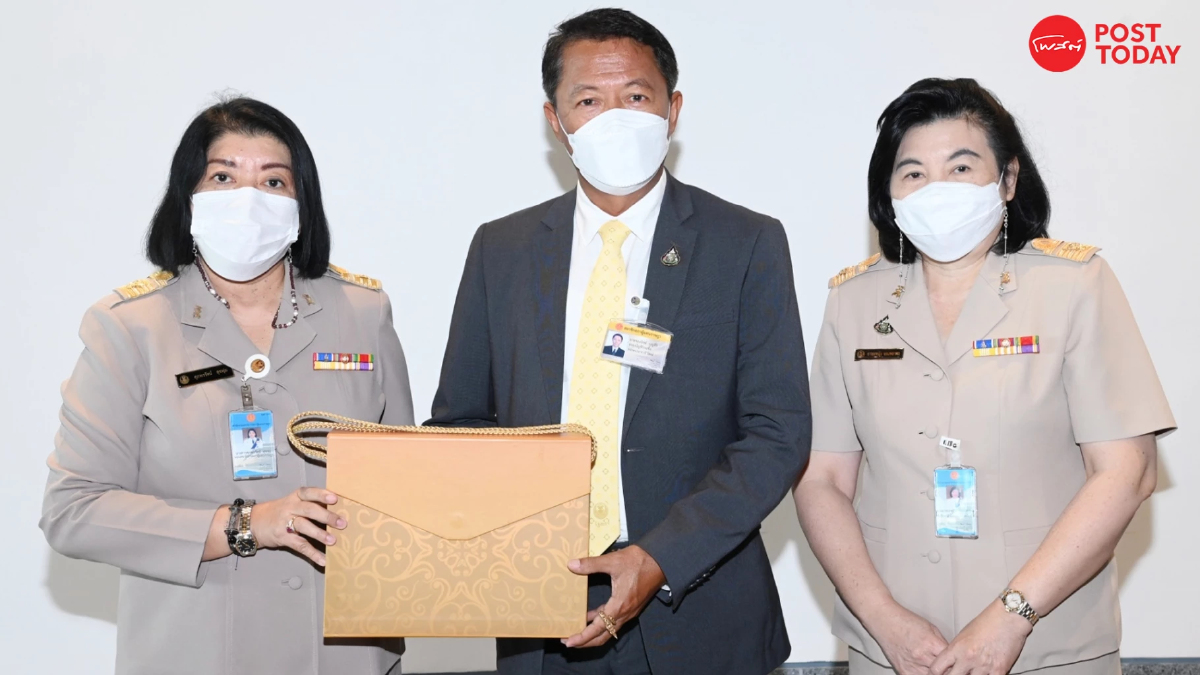 "รองรักษ์" พรรคประชาภิวัฒน์ รายงานตัวส.ส. หลังนางนันทนาลาออก "รองรักษ์" พรรคประชาภิวัฒน์ รายงานตัวส.ส. หลังนางนันทนาลาออก