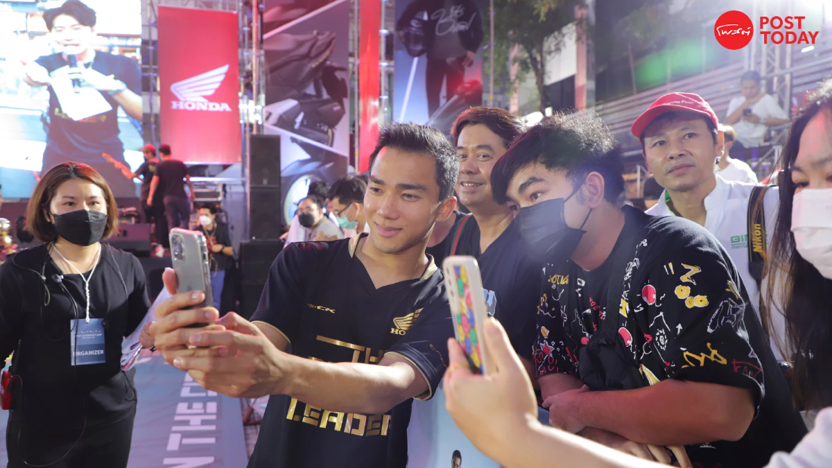 "เมสซี่เจ" เชียร์ เมสซี่ตัวจริง คว้าแชมป์ฟุตบอลโลก 2022 "เมสซี่เจ" เชียร์ เมสซี่ตัวจริง คว้าแชมป์ฟุตบอลโลก 2022