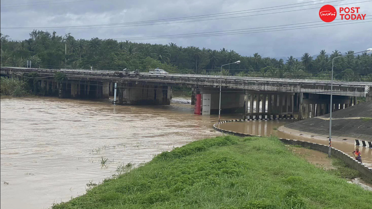 ชลประทานใช้คลองผันน้ำป้องกันเมืองบางสะพานท่วม ชลประทานใช้คลองผันน้ำป้องกันเมืองบางสะพานท่วม