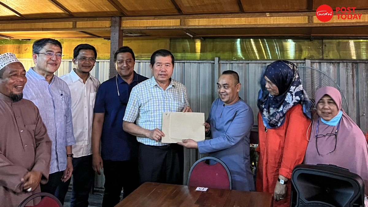 'นิพนธ์' รับหาทางช่วยร้านอาหารต้มยำกุ้งไทยในมาเลเซีย 'นิพนธ์' รับหาทางช่วยร้านอาหารต้มยำกุ้งไทยในมาเลเซีย