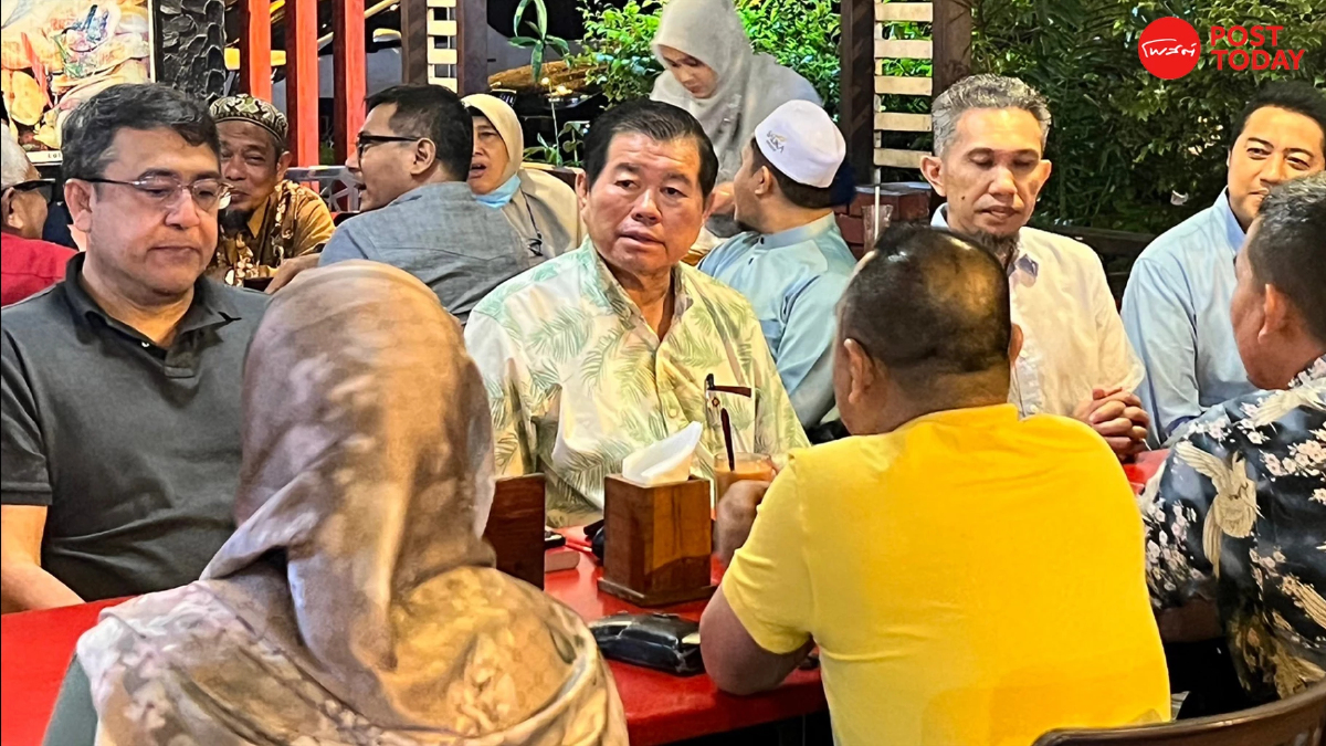 นิพนธ์ ดันพื้นที่ชายแดนใต้ ศูนย์ฮาลาลเอเชีย นิพนธ์ ดันพื้นที่ชายแดนใต้ ศูนย์ฮาลาลเอเชีย