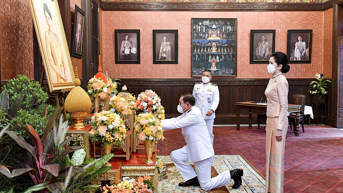 นายกฯและภริยา ลงนามถวายพระพร เจ้าฟ้าสิริวัณณวรีฯ ฉลองพระชนมายุ3รอบ นายกฯและภริยา ลงนามถวายพระพร เจ้าฟ้าสิริวัณณวรีฯ ฉลองพระชนมายุ3รอบ