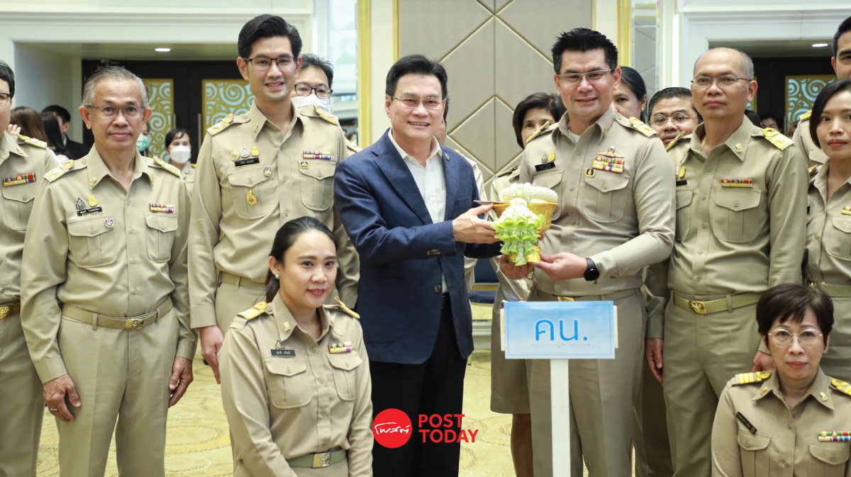 "จุรินทร์" ขอบคุณ "ข้าราชการ" ที่มุ่งมั่นทำงานและคลับเคลื่อนงานกระทรวง "จุรินทร์" ขอบคุณ "ข้าราชการ" ที่มุ่งมั่นทำงานและคลับเคลื่อนงานกระทรวง