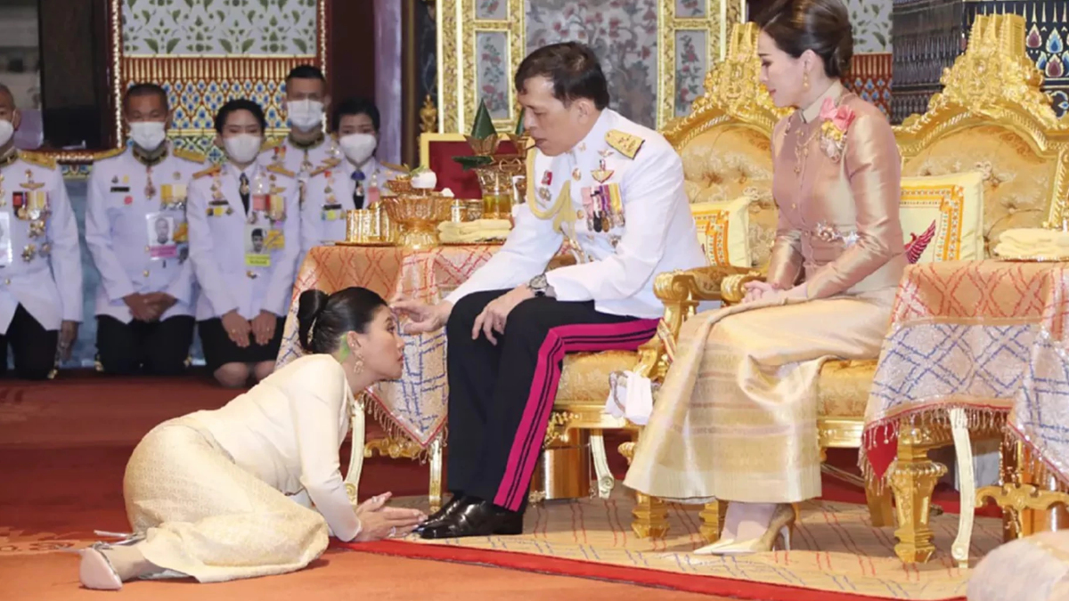 ในหลวง พระราชินี ทรงบำเพ็ญพระราชกุศล ฉลองพระชนมายุ 3 รอบ เจ้าฟ้าสิริวัณณวรีฯ ในหลวง พระราชินี ทรงบำเพ็ญพระราชกุศล ฉลองพระชนมายุ 3 รอบ เจ้าฟ้าสิริวัณณวรีฯ