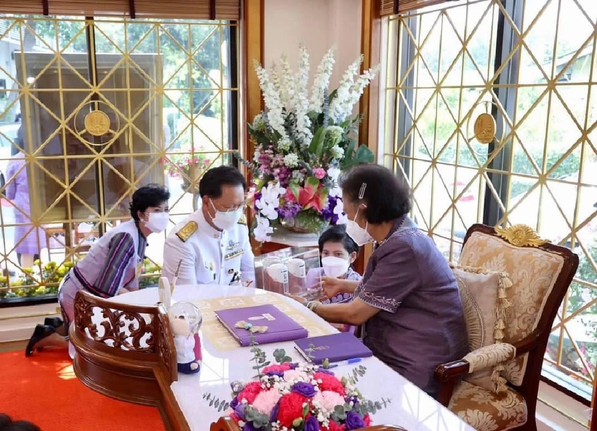 ธนาคารออมสินเข้าเฝ้าฯ ถวายการรับฝากเงิน ธนาคารออมสินเข้าเฝ้าฯ ถวายการรับฝากเงิน