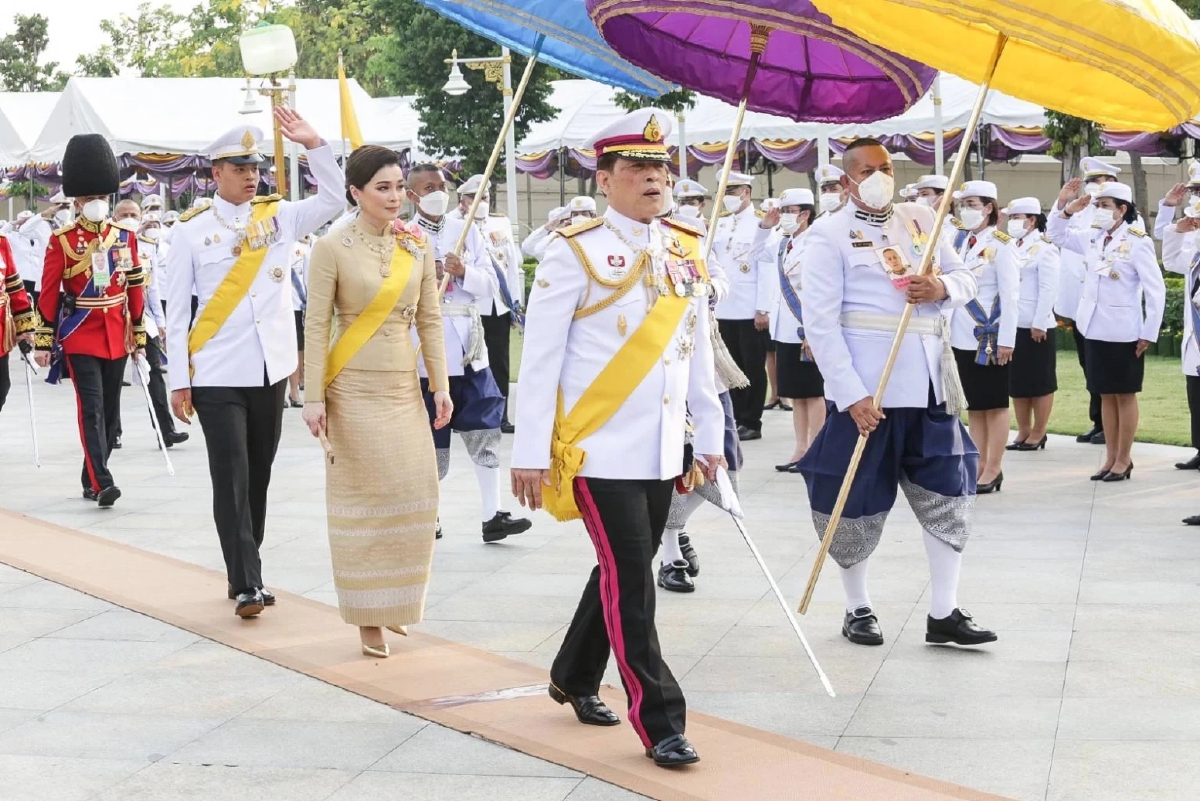ในหลวง พระราชินีเสด็จทรงร่วมพระราชพิธีบรมราชาภิเษกพระเจ้าชาลส์ที่ 3 ในหลวง พระราชินีเสด็จทรงร่วมพระราชพิธีบรมราชาภิเษกพระเจ้าชาลส์ที่ 3