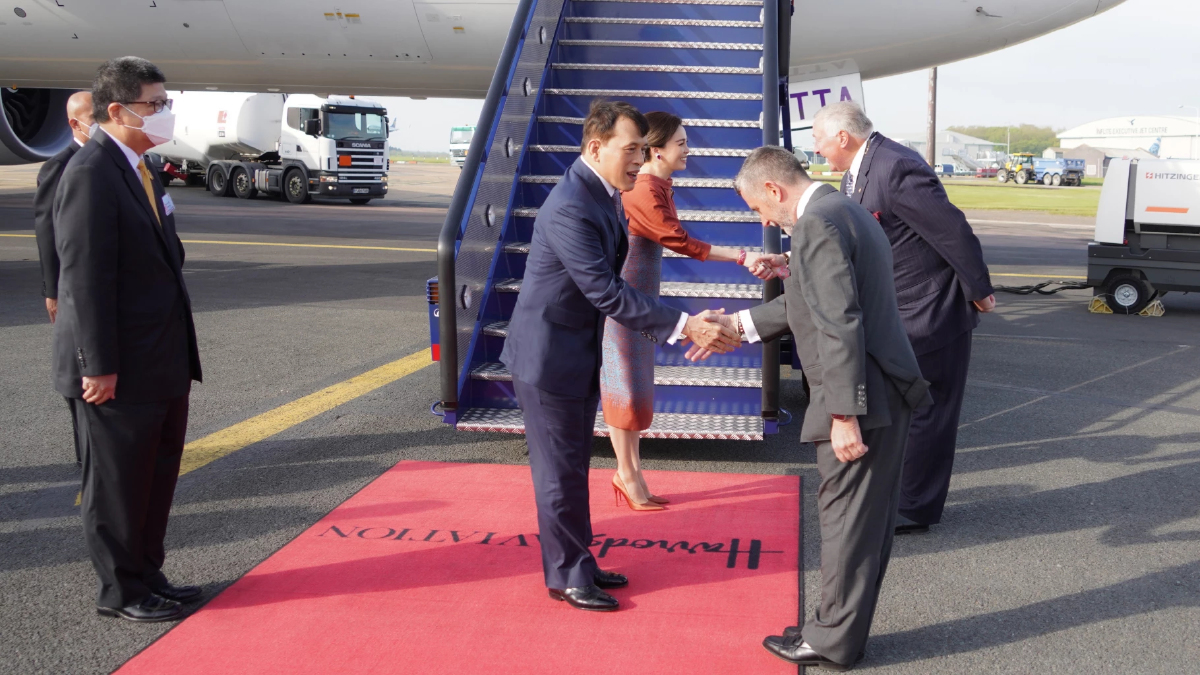 ในหลวง-พระราชินี เสด็จพระราชดำเนินถึงสหราชอาณาจักร ในหลวง-พระราชินี เสด็จพระราชดำเนินถึงสหราชอาณาจักร