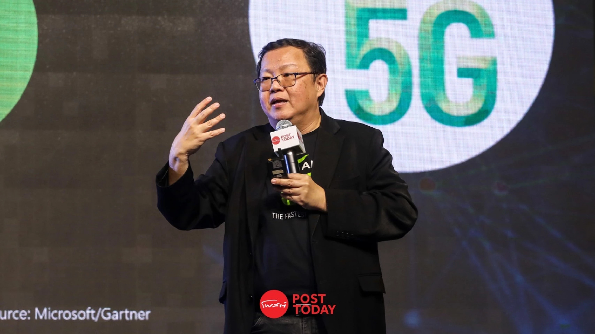AIS ชี้ทางรอด SME ไทยใช้ AI เสริมธุรกิจแบบ SMART AIS ชี้ทางรอด SME ไทยใช้ AI เสริมธุรกิจแบบ SMART