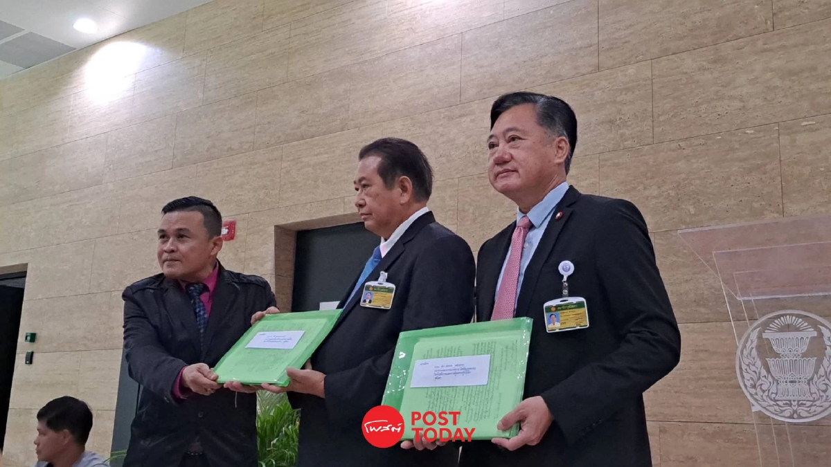 ส.ว.'เสรี-สมชาย'จี้กกต.ส่งศาลธน.คลี่ปม'พิธา'ถือหุ้นiTVก่อนโหวตนายกฯ ส.ว.'เสรี-สมชาย'จี้กกต.ส่งศาลธน.คลี่ปม'พิธา'ถือหุ้นiTVก่อนโหวตนายกฯ