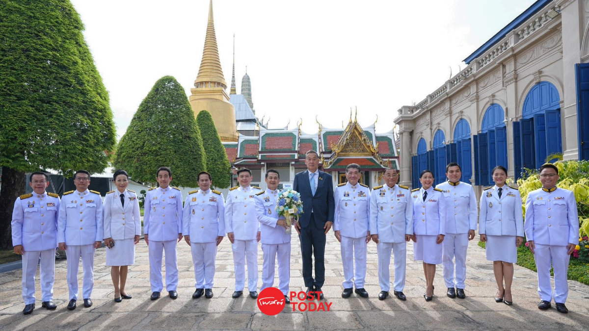 "เศรษฐา"นำคณะพรรคเพื่อไทยทูลเกล้าฯถวายแจกันดอกไม้-ลงนามถวายพระพร "เศรษฐา"นำคณะพรรคเพื่อไทยทูลเกล้าฯถวายแจกันดอกไม้-ลงนามถวายพระพร