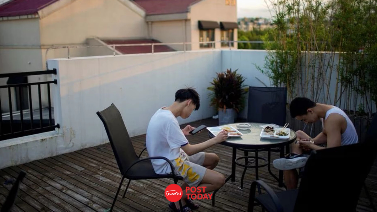 จีนเล็งจำกัดเวลาให้เด็กเล่นโทรศัพท์ไม่เกินวันละ 2 ชั่วโมง จีนเล็งจำกัดเวลาให้เด็กเล่นโทรศัพท์ไม่เกินวันละ 2 ชั่วโมง