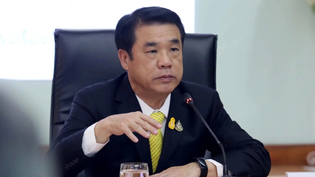 ศึกแย่งเก้าอี้รัฐมนตรี เพื่อไทยเดือด สุริยะวิ่งวุ่นขอนั่งคมนาคม ศึกแย่งเก้าอี้รัฐมนตรี เพื่อไทยเดือด สุริยะวิ่งวุ่นขอนั่งคมนาคม