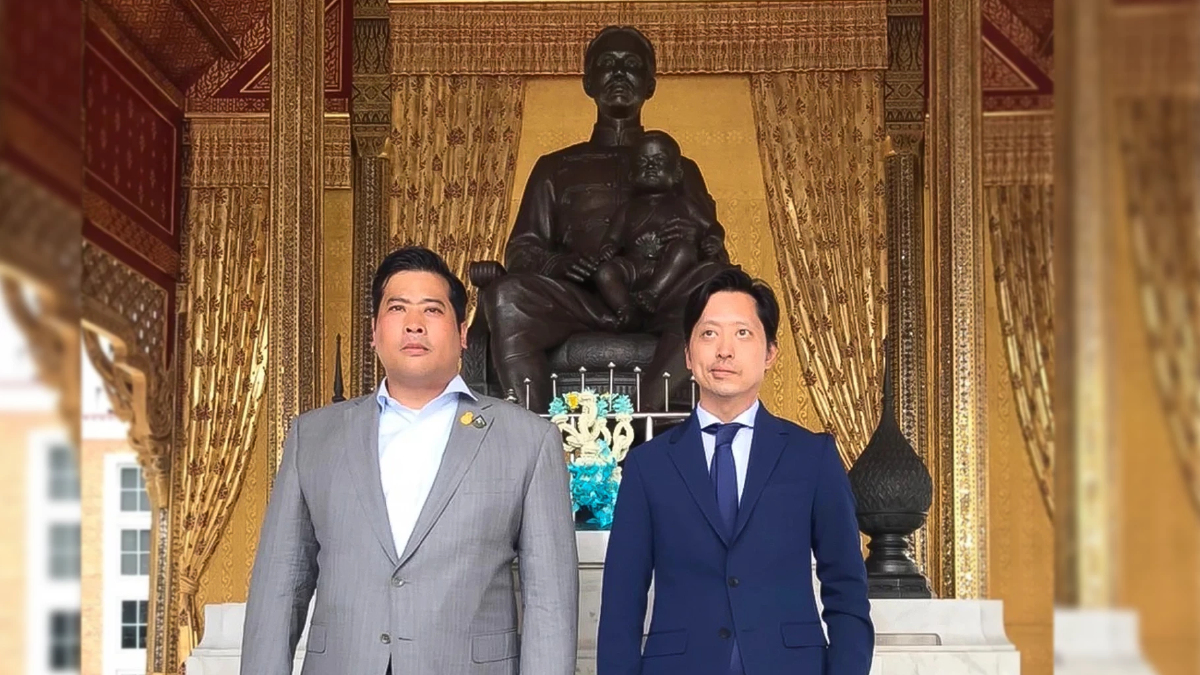 "ท่านอ่อง" เดินทางกลับเมืองไทยรับ "ท่านอ้น" "ท่านอ่อง" เดินทางกลับเมืองไทยรับ "ท่านอ้น"