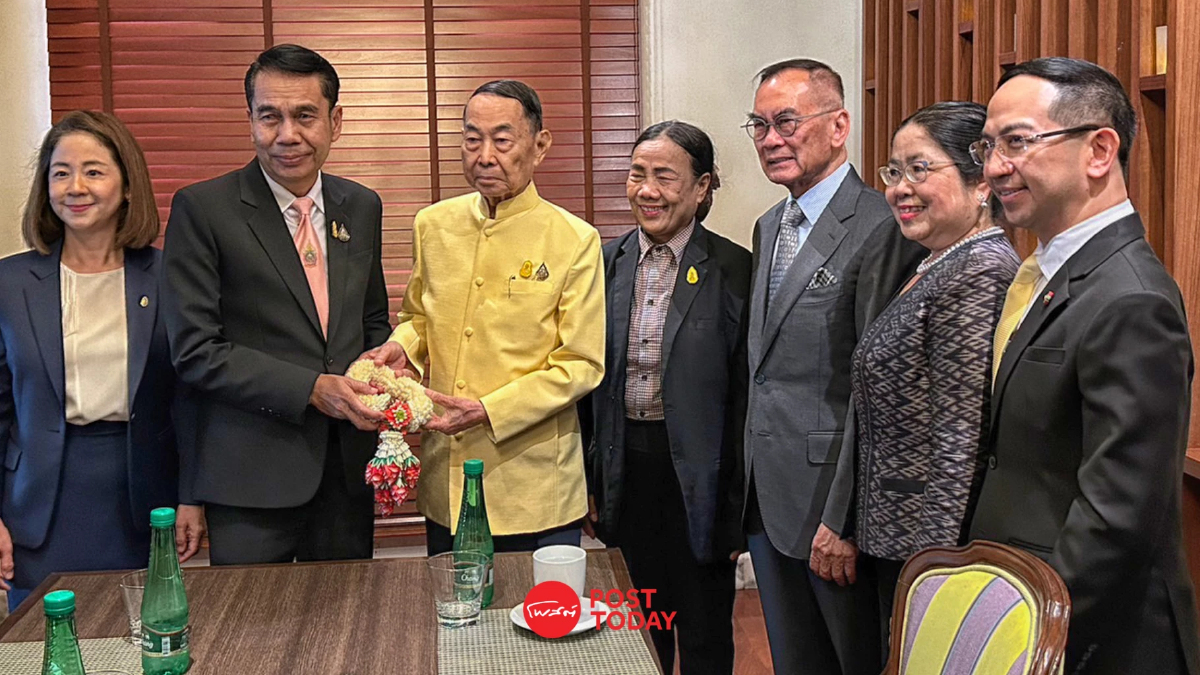 'สุทิน'เผย'ยิ่งลักษณ์'แนะปกครองทหารไม่กร่างไร้ปัญหา 'สุทิน'เผย'ยิ่งลักษณ์'แนะปกครองทหารไม่กร่างไร้ปัญหา