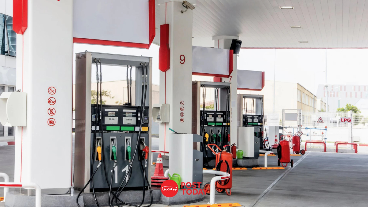 อย่าเพิ่งรีบเติม พรุ่งนี้ ปตท. บางจาก ลดราคาน้ำมันกลุ่มเบนเซิน 60 สต. อย่าเพิ่งรีบเติม พรุ่งนี้ ปตท. บางจาก ลดราคาน้ำมันกลุ่มเบนเซิน 60 สต.