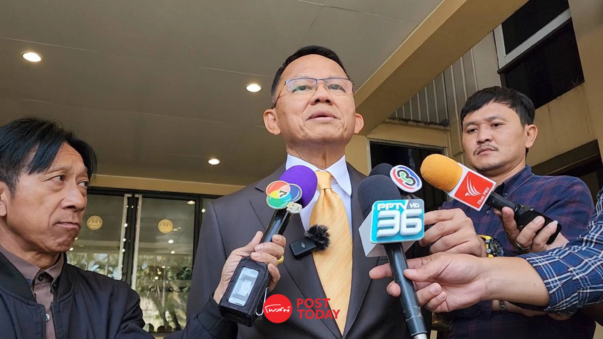 'สมศักดิ์' ชิ่งปัดตอบปมเศรษฐาหลุดปากปม 'ตั๋วเพื่อไทย' 'สมศักดิ์' ชิ่งปัดตอบปมเศรษฐาหลุดปากปม 'ตั๋วเพื่อไทย'