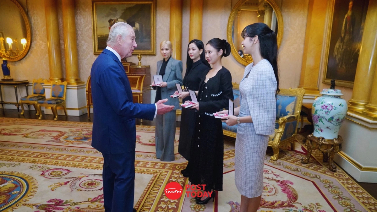 ลิซ่าและสมาชิก วง K-Pop BLACKPINK ได้รับเครื่องราช MBE จากกษัตริย์อังกฤษ ลิซ่าและสมาชิก วง K-Pop BLACKPINK ได้รับเครื่องราช MBE จากกษัตริย์อังกฤษ