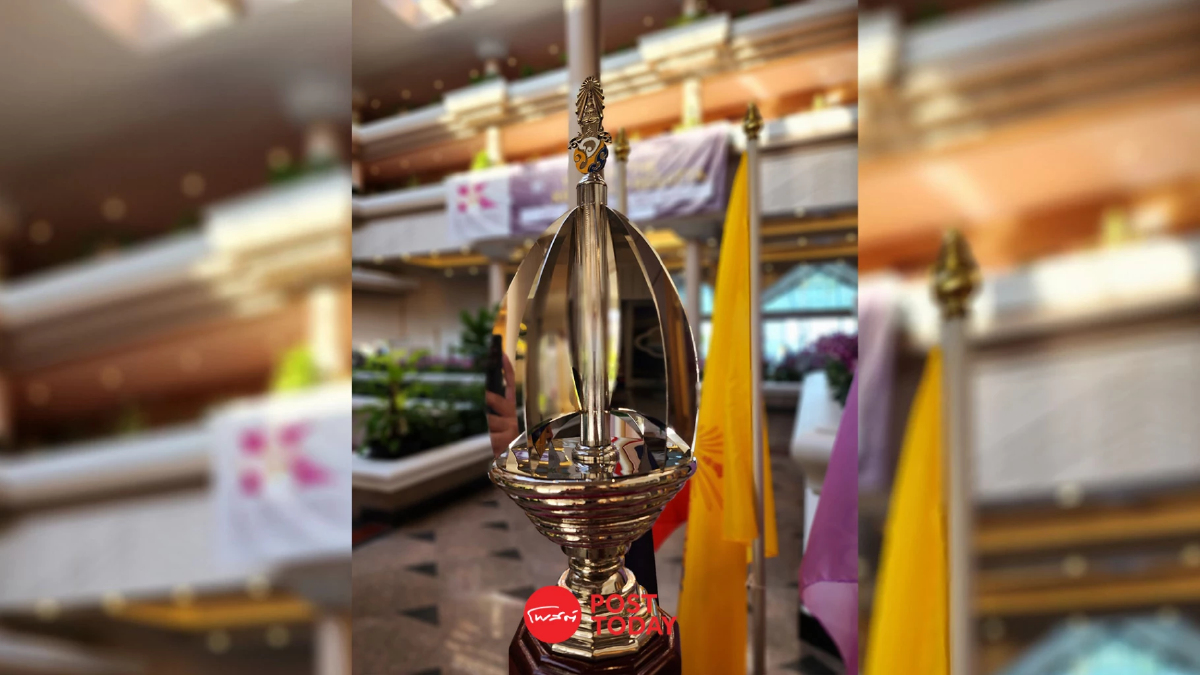 ราชินีเสด็จพระราชดำเนินแทนพระองค์ พระราชทานรางวัลการแข่งขันเรือใบนานาชาติภูเก็ต ราชินีเสด็จพระราชดำเนินแทนพระองค์ พระราชทานรางวัลการแข่งขันเรือใบนานาชาติภูเก็ต