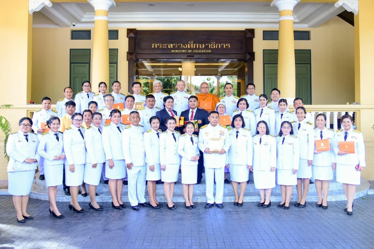 2นักศึกษาวิทยาลัยการอาชีพไชยา รับรางวัลพระราชทานปีการศึกษา2565 2นักศึกษาวิทยาลัยการอาชีพไชยา รับรางวัลพระราชทานปีการศึกษา2565