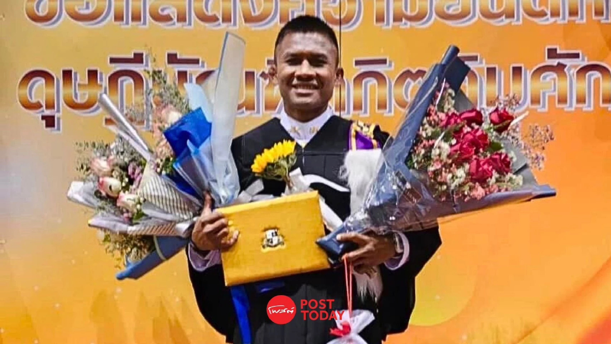 "เรียนดี-กีฬาเด่น" บัวขาวสุดฟิต รับปริญญาเอก หลังชกเสร็จ "เรียนดี-กีฬาเด่น" บัวขาวสุดฟิต รับปริญญาเอก หลังชกเสร็จ