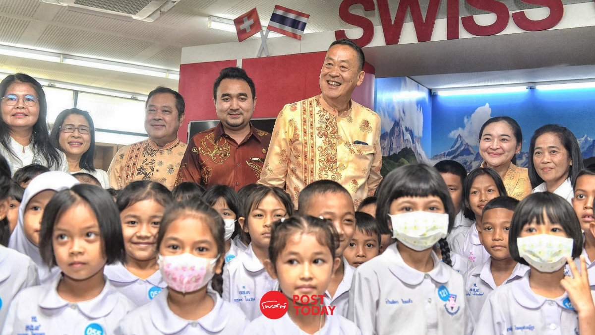 นายกฯเศรษฐาสวมเสื้อมัดย้อม"สีมายา"ลงพื้นที่ตรวจราชการยะลา นายกฯเศรษฐาสวมเสื้อมัดย้อม"สีมายา"ลงพื้นที่ตรวจราชการยะลา