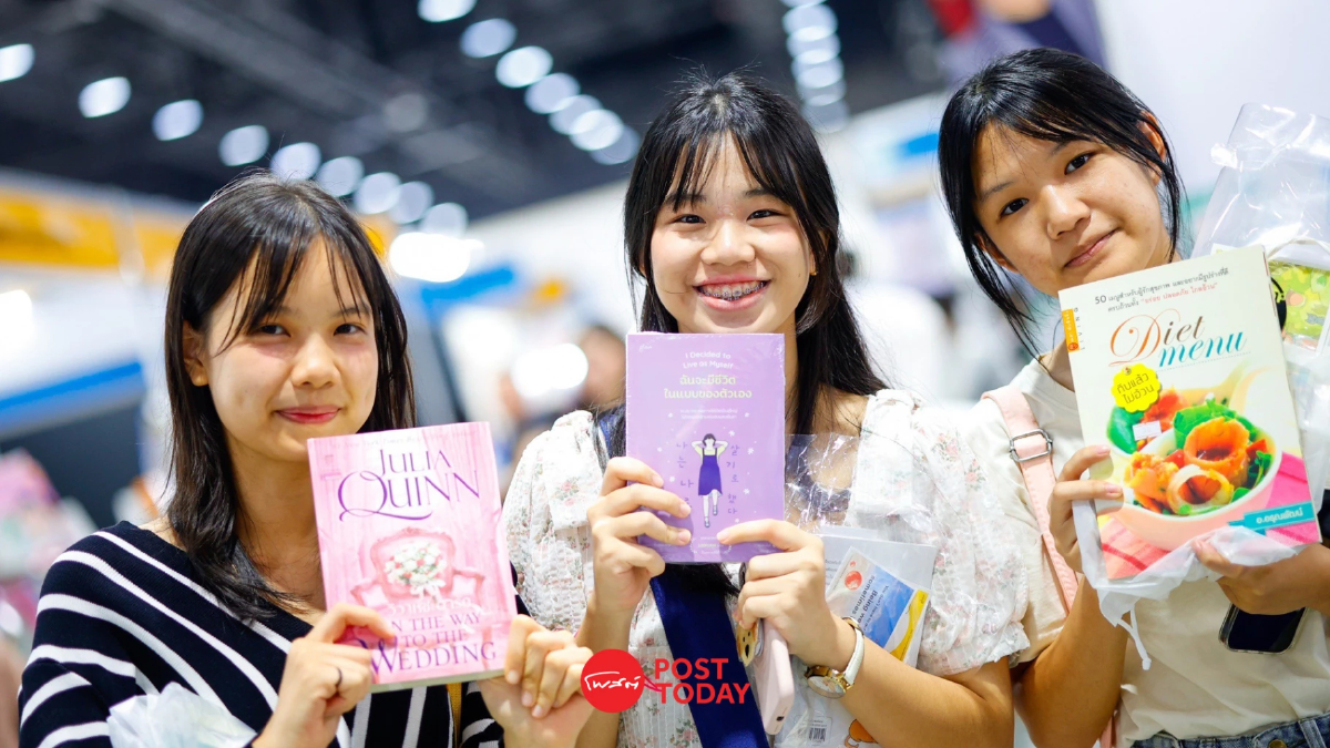 มูลนิธิหนึ่งอ่านล้านตื่นมอบ 2 แสนบาท ช้อปงานหนังสือ หนุนเด็กไทยรักการอ่าน มูลนิธิหนึ่งอ่านล้านตื่นมอบ 2 แสนบาท ช้อปงานหนังสือ หนุนเด็กไทยรักการอ่าน