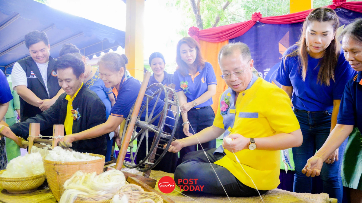 อีอีซี เปิดศูนย์สินค้าชุมชนสตรีระยอง รับการใช้จ่ายนักลงทุนอีอีซี อีอีซี เปิดศูนย์สินค้าชุมชนสตรีระยอง รับการใช้จ่ายนักลงทุนอีอีซี