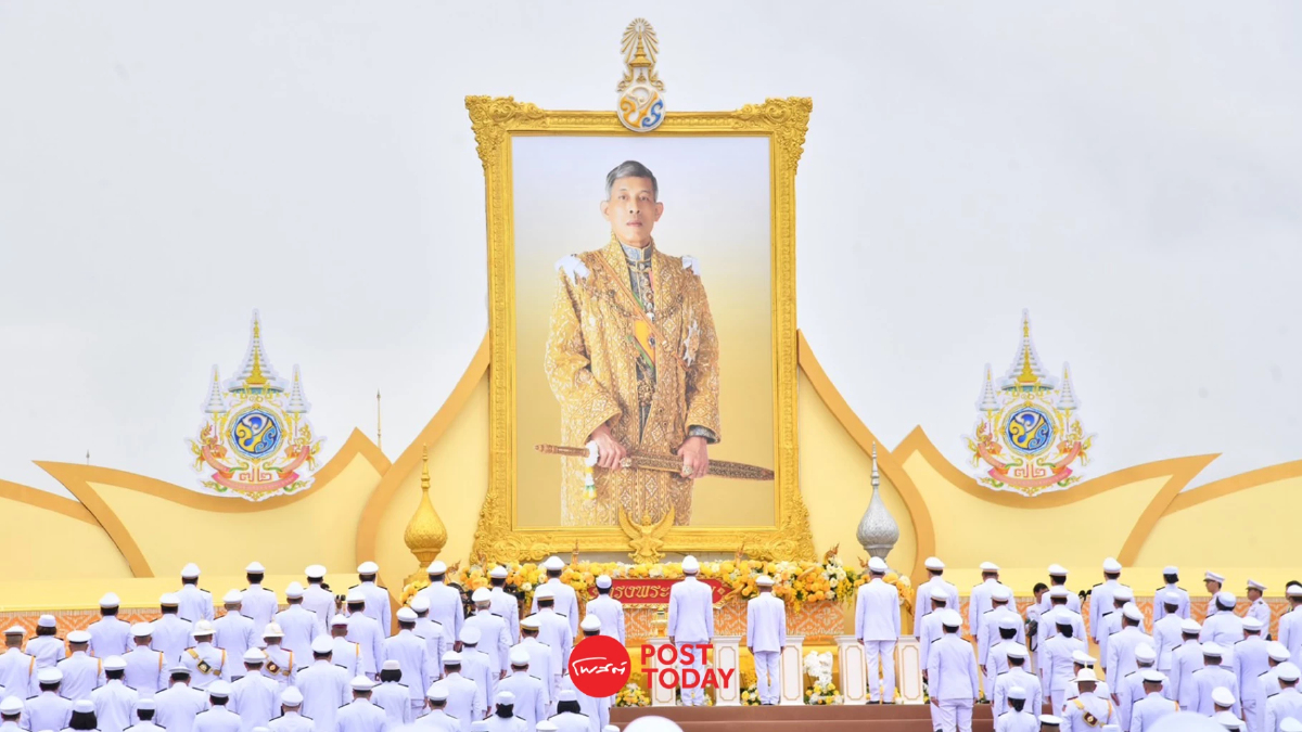 ผู้ว่าฯ กทม. นำคณะผู้บริหารถวายพระพรเทิดพระเกียรติ 72 พรรษาในหลวง (ภาพชุด) ผู้ว่าฯ กทม. นำคณะผู้บริหารถวายพระพรเทิดพระเกียรติ 72 พรรษาในหลวง (ภาพชุด)